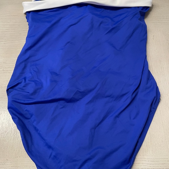 Ralph Lauren Navy & White Swimsuit with ruched sides is size 14 - Picture 4 of 7